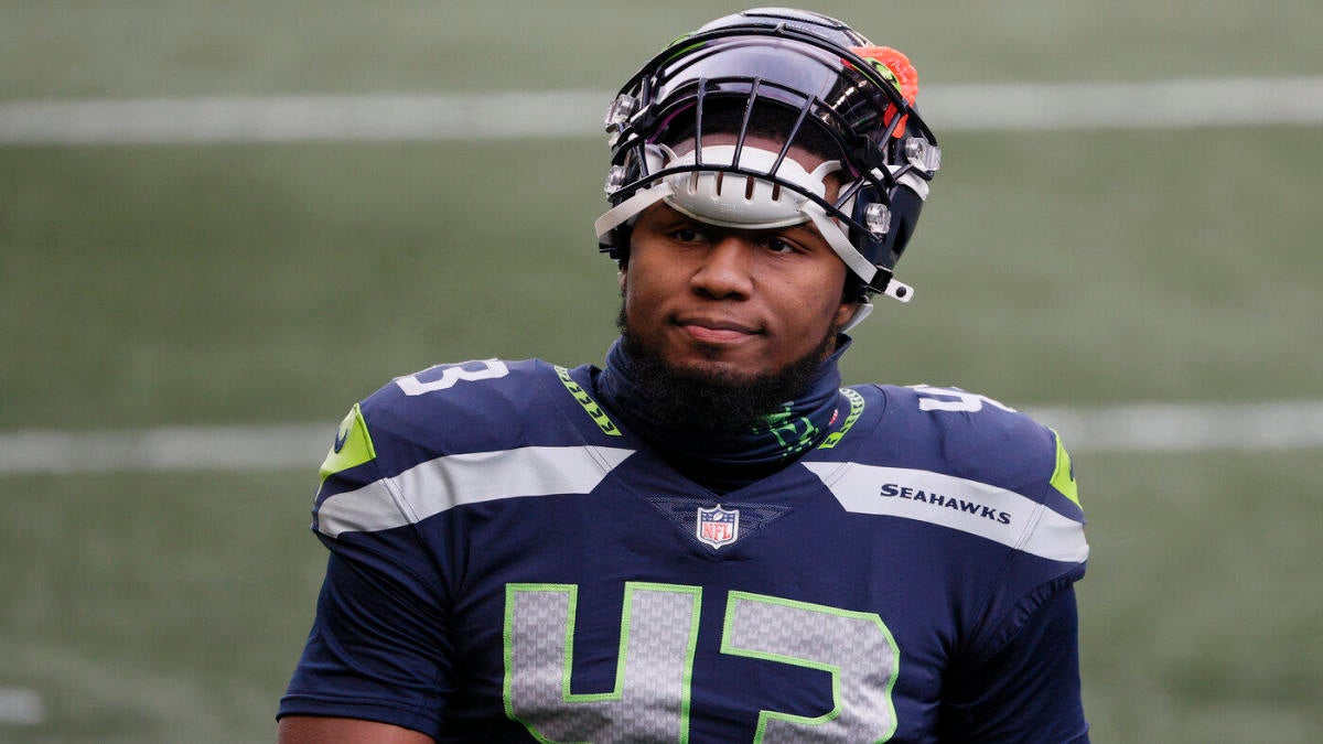 Carlos Dunlap among three Seahawks defenders who will switch to ...