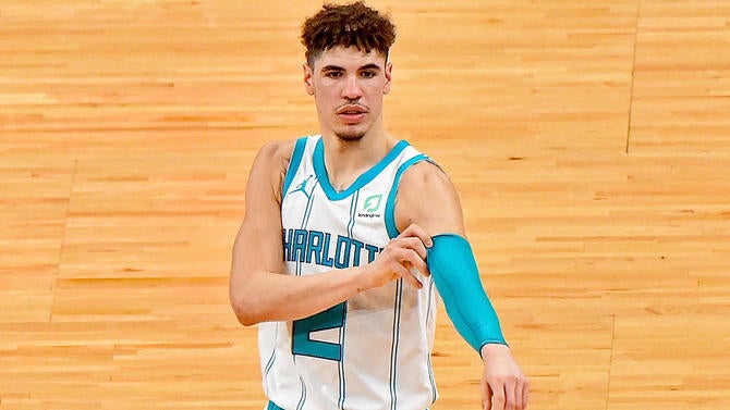 lamelo-ball.jpg