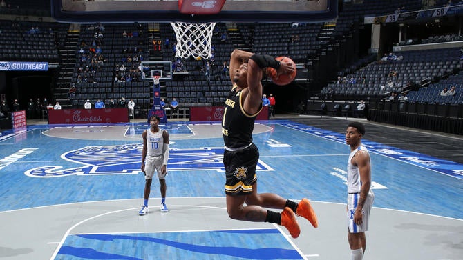 tyson-etienne-wichita-state-cbs.jpg