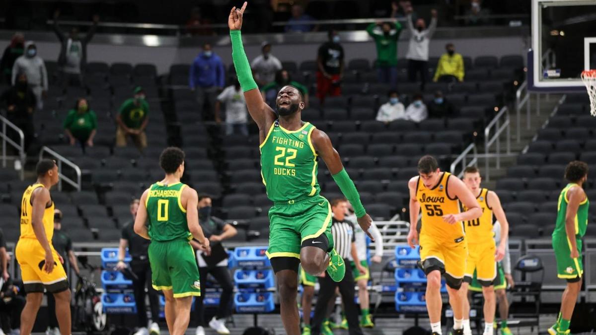 NCAA tournament scores, winners and losers: Oregon and USC raise the profile of the Pac-12 with the collapse of the Big Ten