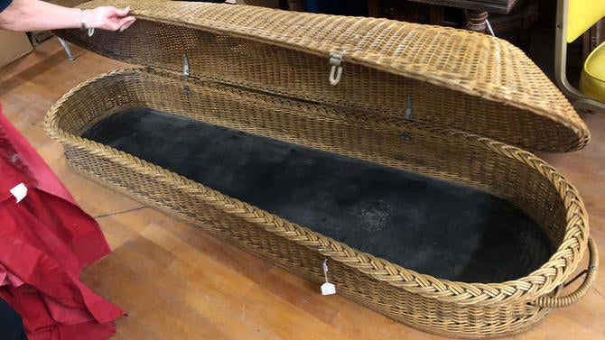 knute-rockne-casket-dodd.jpg