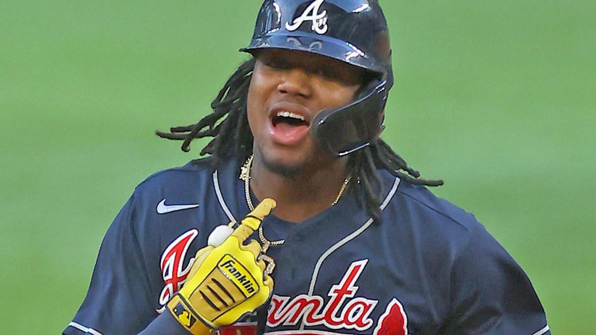 WATCH: Braves' Ronald Acuña Jr. scores from third on a pop-up to second  baseman 