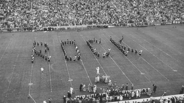 knute-rockne-band-tribute-getty.jpg