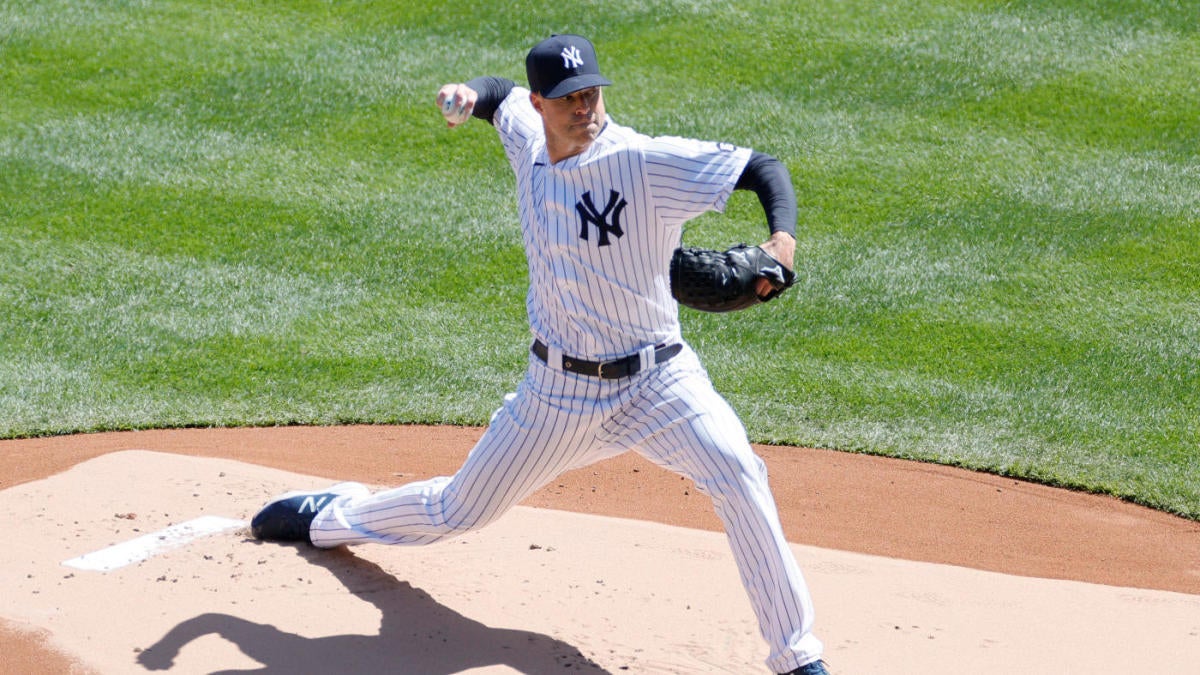 Yankees' Corey Kluber battles command in first start vs. Blue Jays 