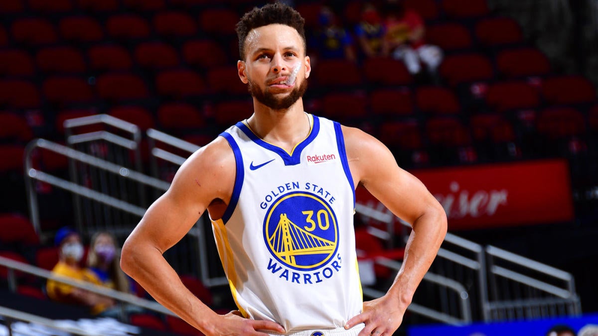 Warriors' Stephen Curry gives game jersey to Oakland nurse who wore his  jersey while caring for coronavirus patients