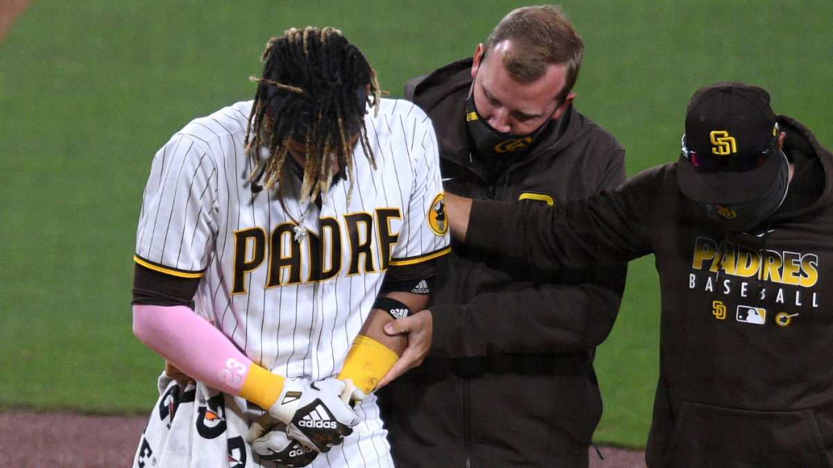 Padres' Kim Ha-seong leaves game with shoulder injury