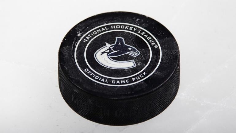 Vancouver Canucks Logo Hockey Puck