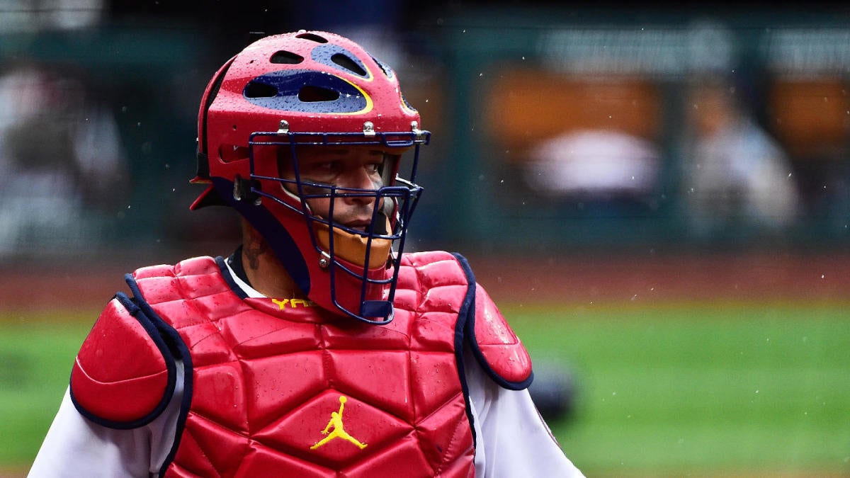 Cardinals’ Yadier Molina becomes the first MLB player to win 2,000 matches with one team