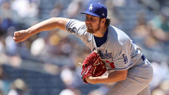 gettyimages-1313171367-trevor-bauer-dodgers-1st-2021-1400.jpg