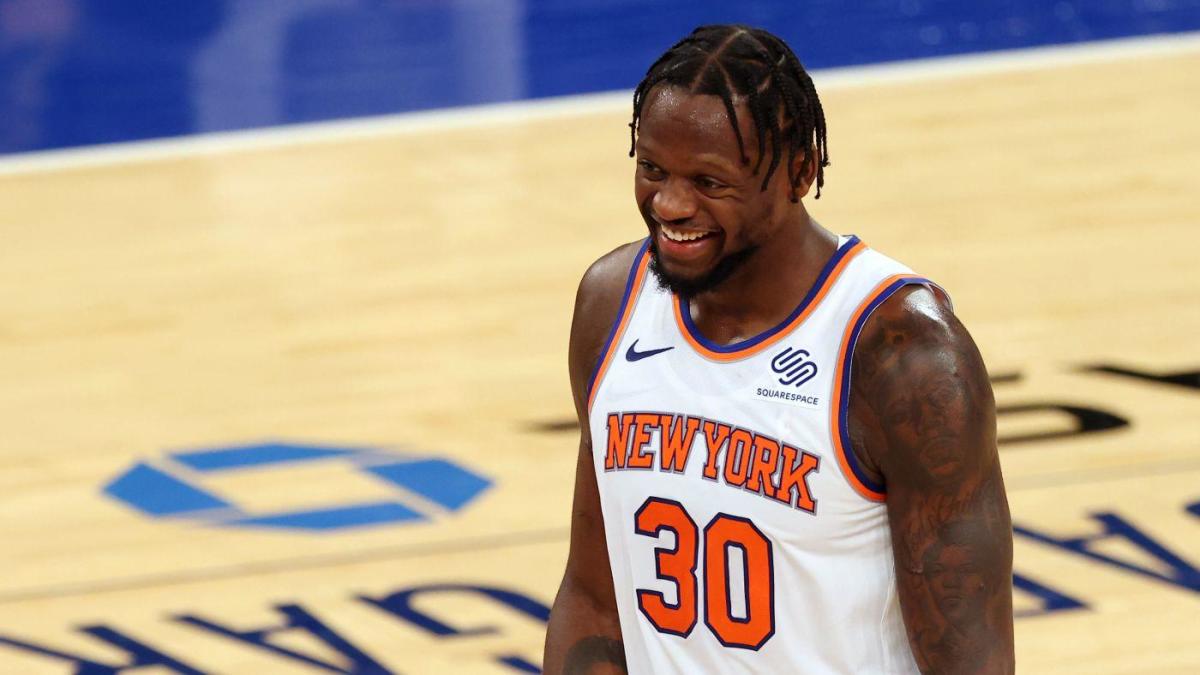 Knicks beat Pelicans for sixth straight win as Julius Randle knocks Carmelo Anthony out with a score