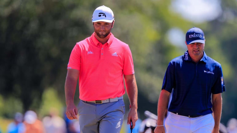 dustin-johnson-looking-masters-2021-g.jpg