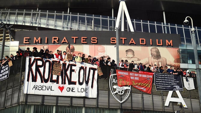 arsenal-kroenke-out-fan-protest.jpg