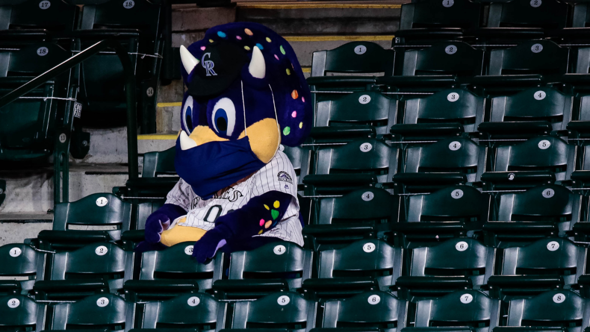 180 Mascot Dinger Photos & High Res Pictures - Getty Images