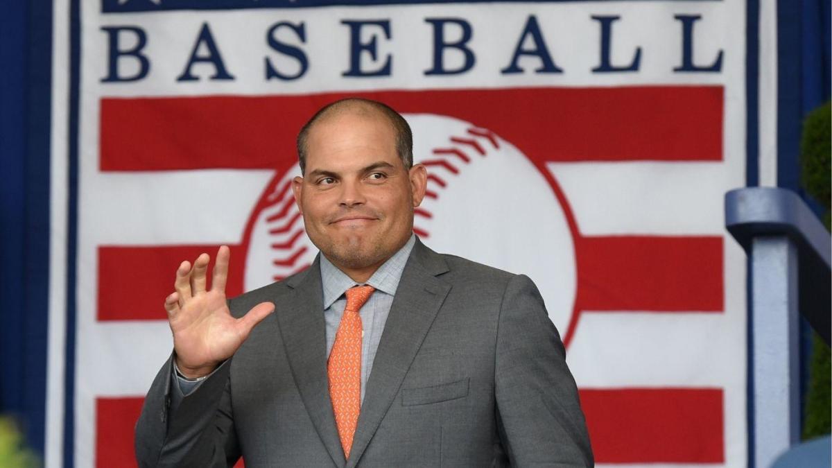 Catcher Ivan 'Pudge' Rodriguez retires 