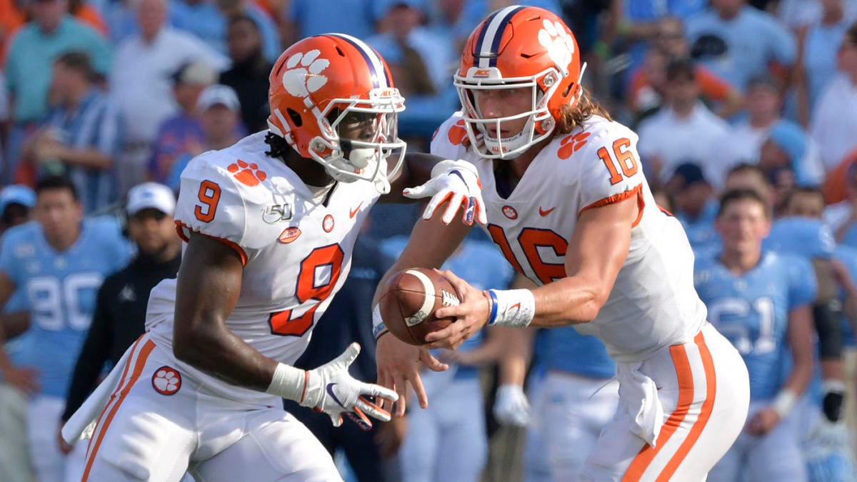 Jacksonville Jaguars select Clemson Tigers running back Travis Etienne with  the No. 25 pick in 2021 NFL Draft