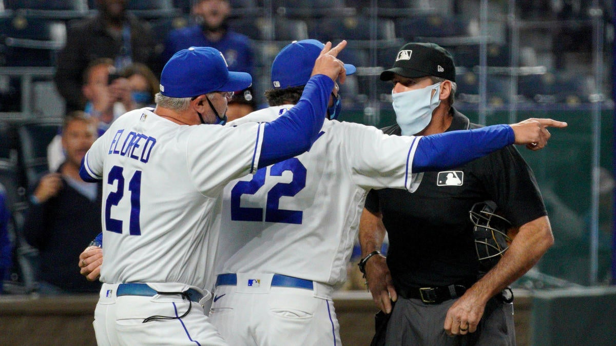 Angel Hernandez just won't stop making terrible calls