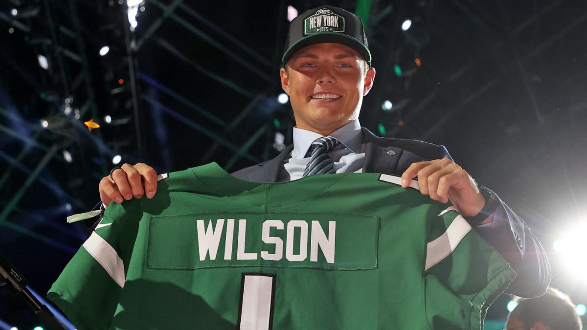 Zach Wilson's new custom Jeep is reminiscent of NY Jets' black uniforms