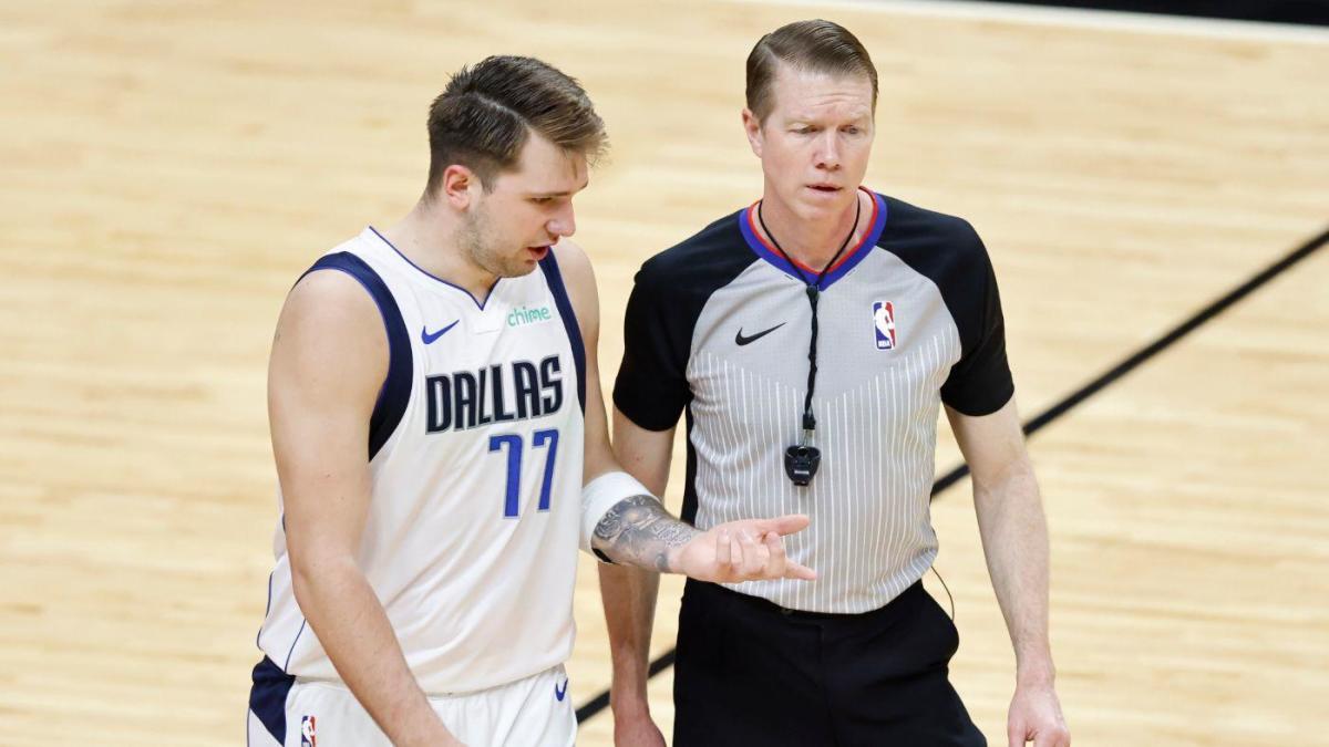 Mavericks' Luka Doncic ejected for hitting Cavaliers' Collin Sexton in the groin - CBS Sports