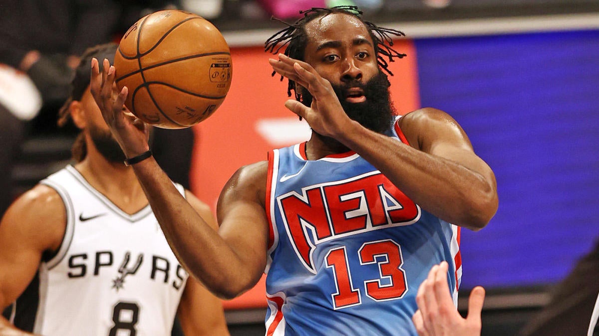 NBA roundup: Knicks clinch first playoff berth since 2013; James Harden returns; Lakers unveil banner - CBSSports.com