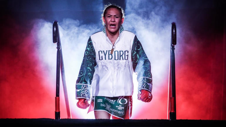 Juara kelas bulu Cris Cyborg menandatangani kontrak ulang dengan Bellator MMA dalam kesepakatan multi-pertarungan
