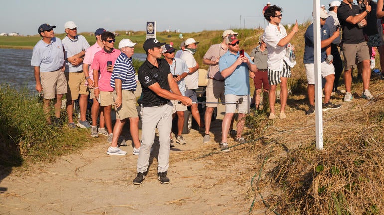 viktor-hovland-fans-pga-2021-getty.jpg