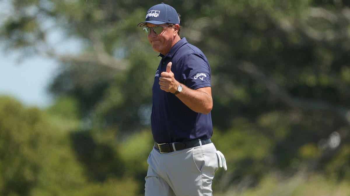 Oldest golf major winners in history: Phil Mickelson tops list after epic  2021 PGA Championship victory - CBSSports.com