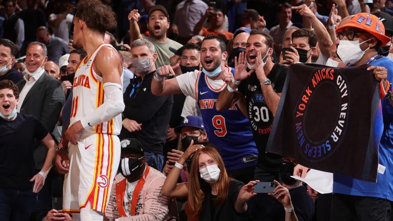 Hawks vs. Knicks: Trae Young smiles at MSG crowd's obscene ...