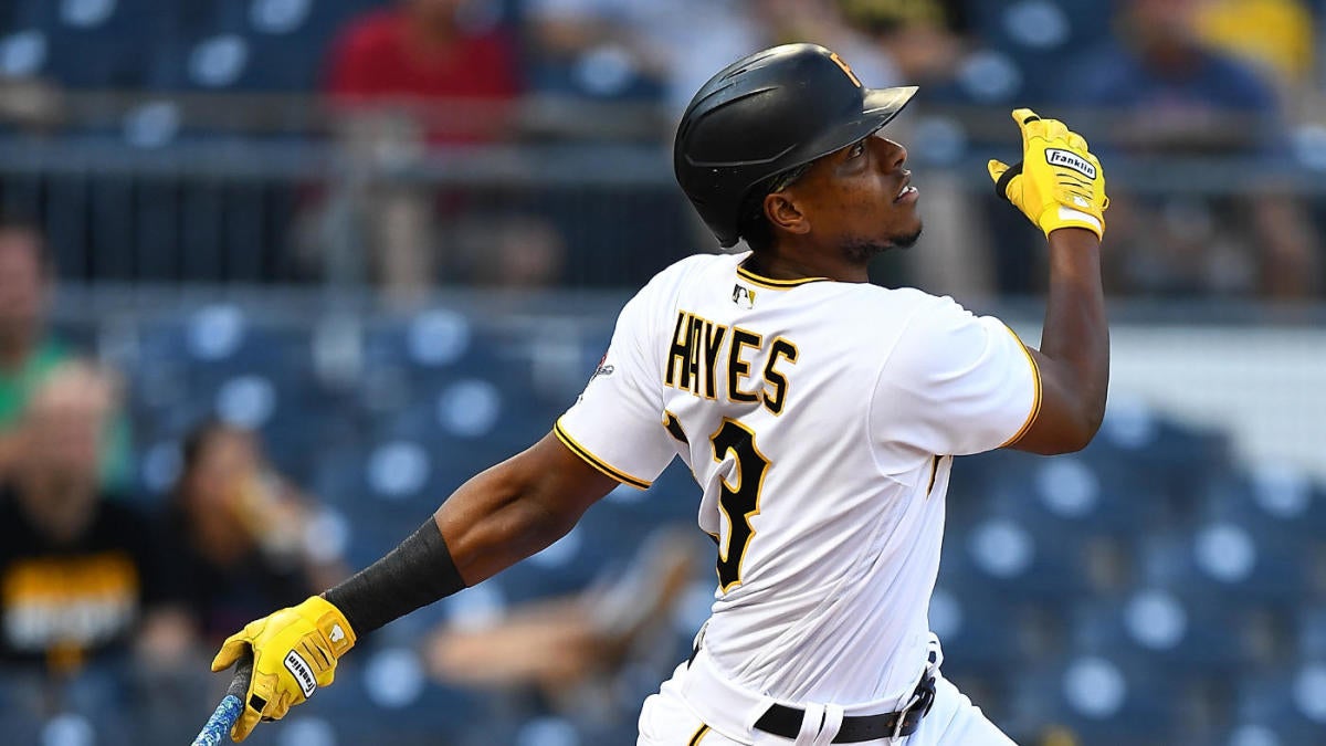 Pirates' Ke'Bryan Hayes skips first base, gets HR overturned 
