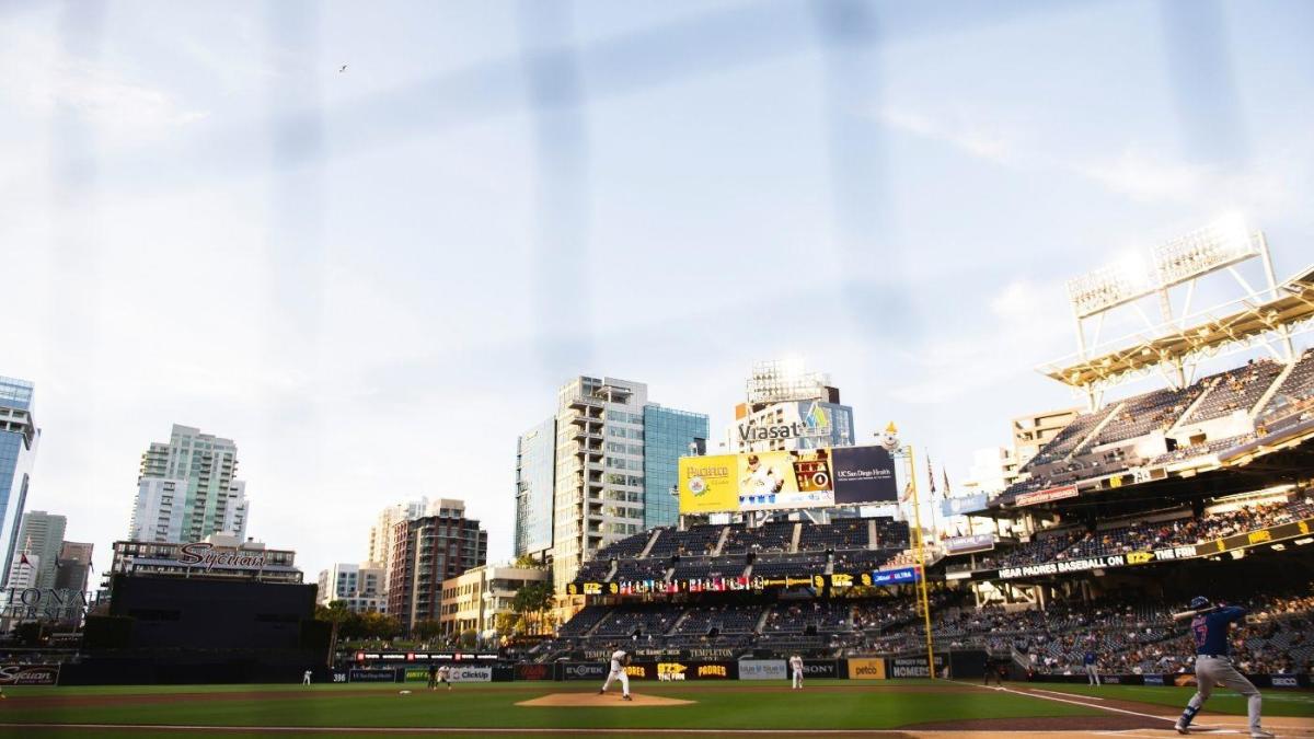 GIF: Fan Catches Home Run Bare-Handed While Holding a Baby