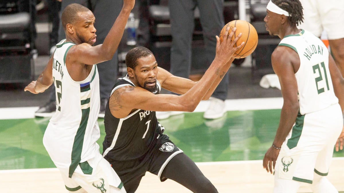 How to defend Kevin Durant? Bucks need effort and bodies to do so.