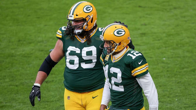 gettyimages-david-bakhtiari-aaron-rodgers.jpg