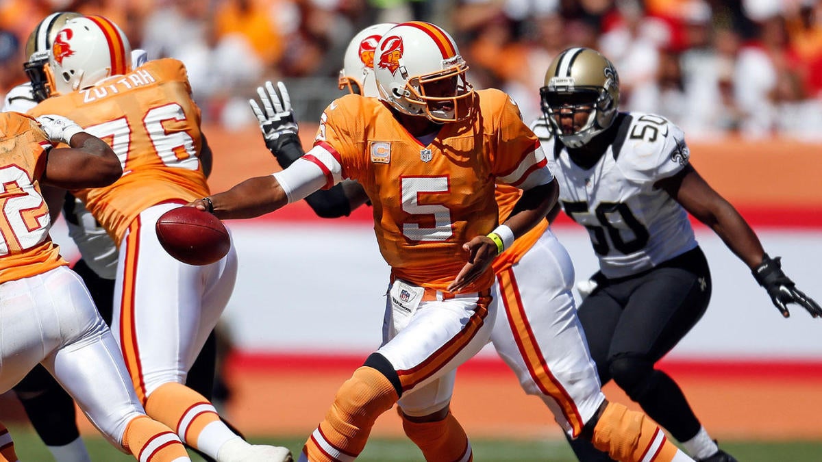 NFL rescinds one-helmet rule: Here are nine classic throwback ...