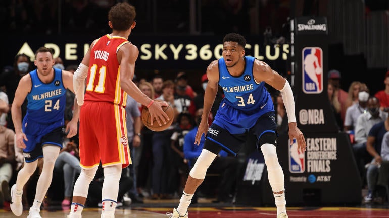 trar-young-giannis-antetokounmpo-bucks-hawks.jpg