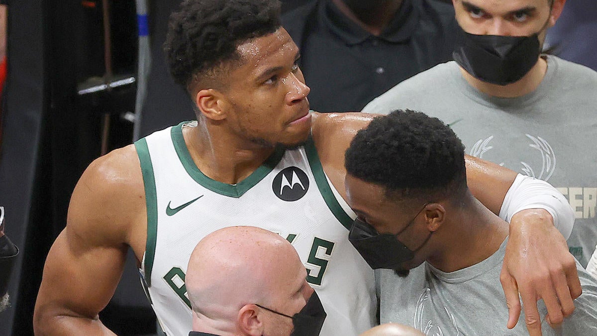 NBA injury updates: Giannis Antetokounmpo hurts knee, status unknown; Trae Young (foot) hopes to ...