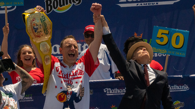 joey-chestnut-1.png