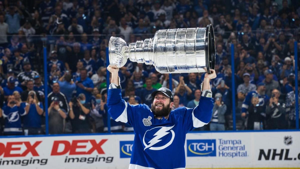 Nikita Kucherov Tampa Bay Lightning Unsigned 2020 Stanley Cup Champions  Raising Photograph - Yahoo Shopping