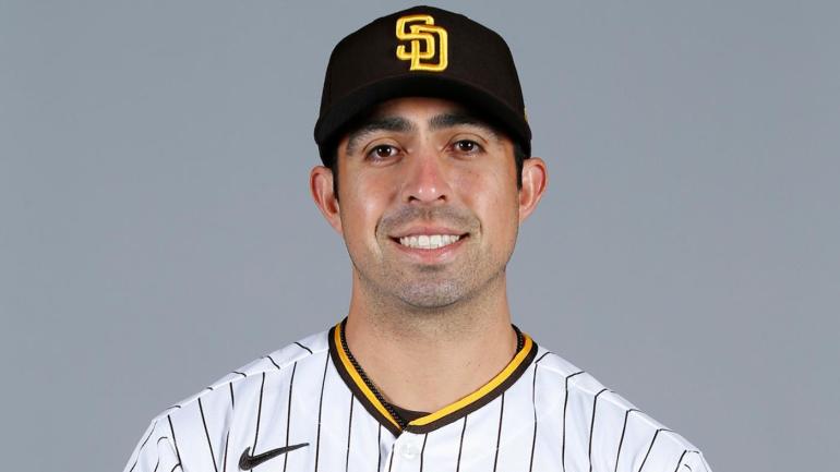 daniel-camarena-padres.jpg