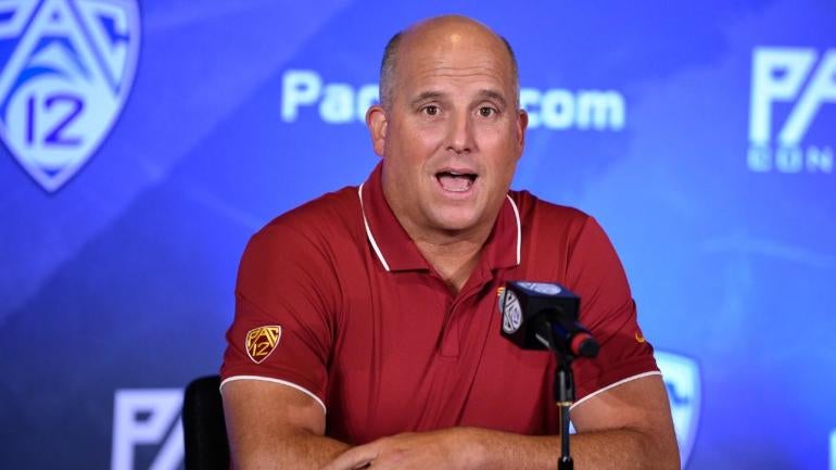 clay-helton.jpg