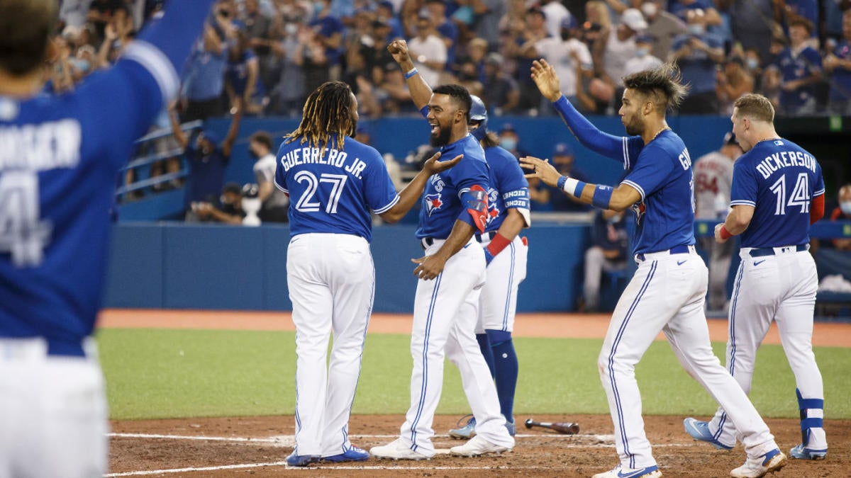 Blue Jays Become First Team With Walk Off Wins In Three Stadiums During Same Season Since 18 Cbssports Com