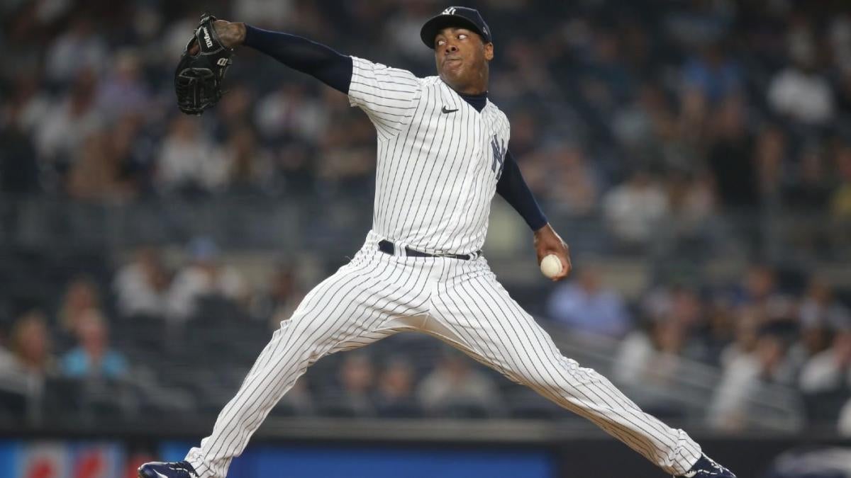 Aroldis Chapman struggles in his return to the Yankees