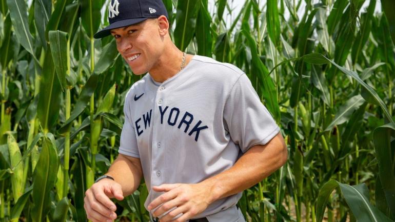 aaron judge field of dreams shoes
