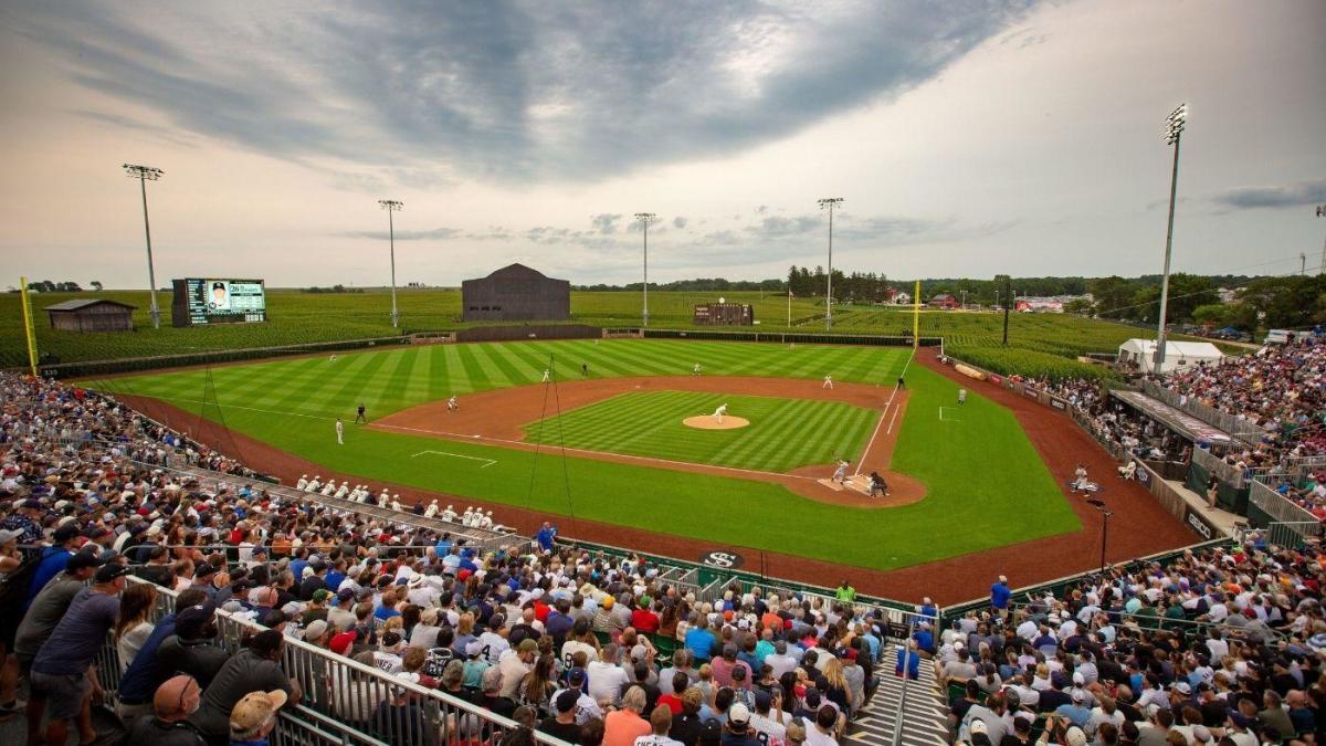 UPDATE: Commissioner: MLB to host game at Field of Dreams in 2022