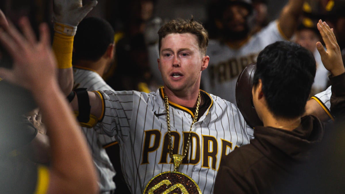 Padres unveil brown uniforms for 2020