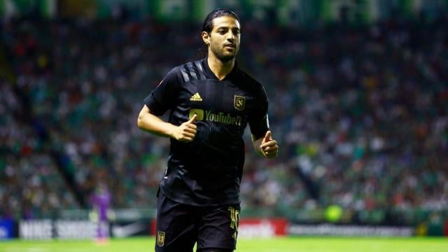 LAFC's Carlos Vela throws out first pitch at LA Dodgers game