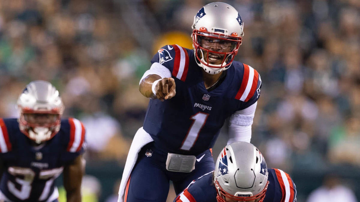 Patriots training camp: Cam Newton tightens grip on QB1; Mac Jones