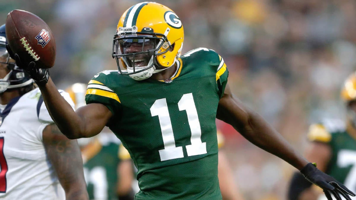 Packers place receiver Devin Funchess on injured reserve