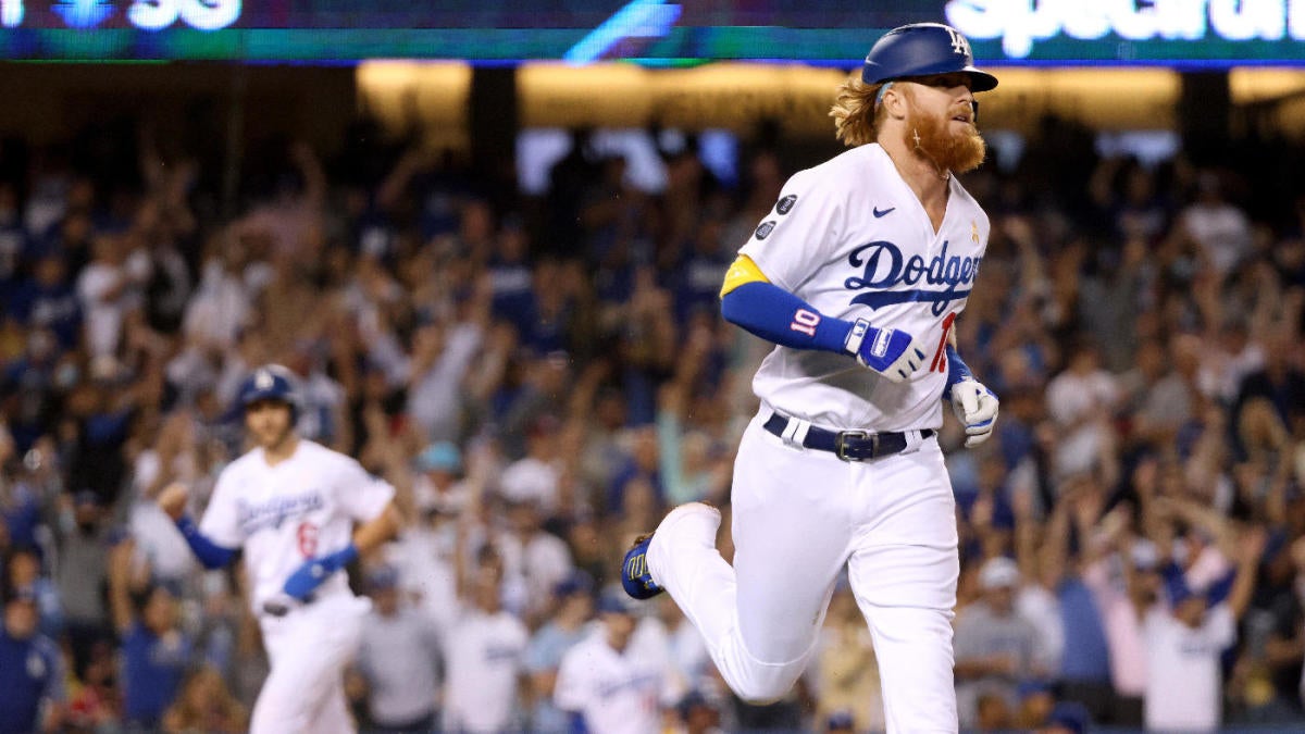 Dodgers move into first place in NL West for first time since April 25 after comeback win vs. Braves