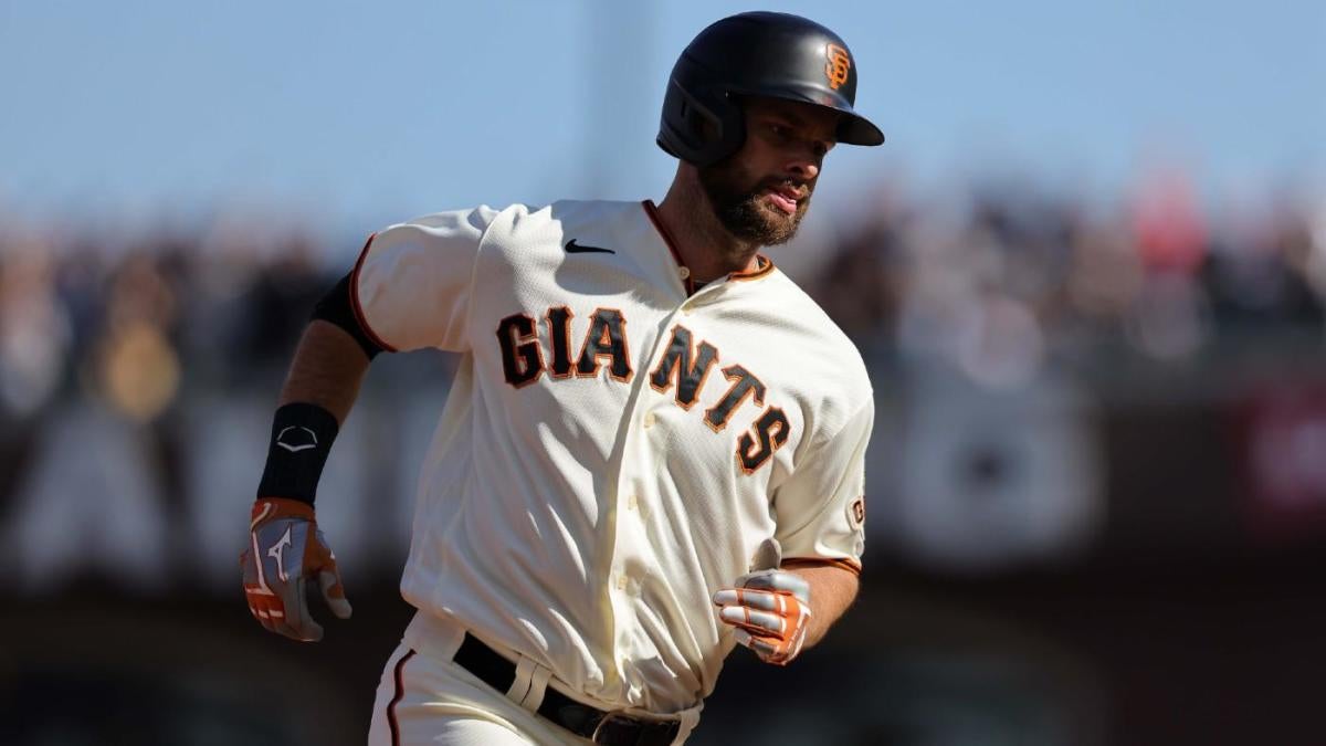 Giants defeat Dodgers to take season series, NL West lead