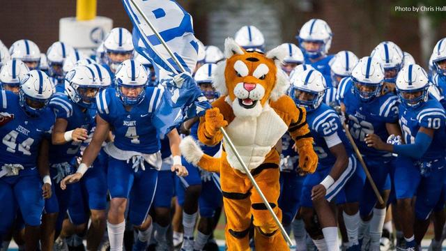 high school football rankings tampa jesuit enters maxpreps top 25 after 24 21 upset win over st thomas aquinas cbssports com