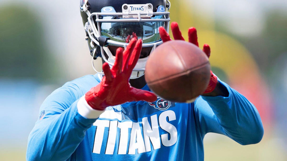 Titans' A.J. Brown says Julio Jones turned down his No. 11 jersey: 'He  wouldn't take it'